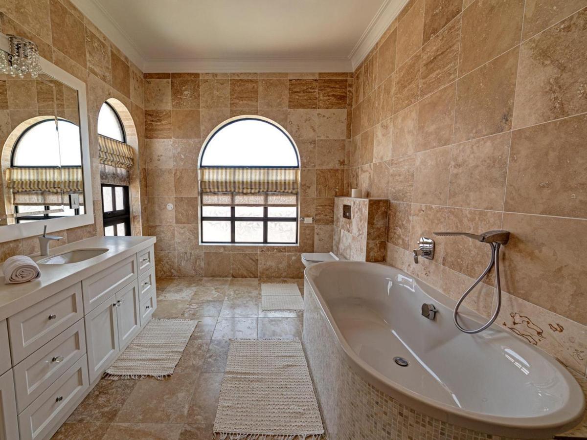 Lagoon Suites Guesthouse Cc ولفس بي المظهر الخارجي الصورة